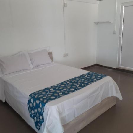 פואה או קאנוניירס Single Room In Palais Otentik Restaurant N Hotel מראה חיצוני תמונה